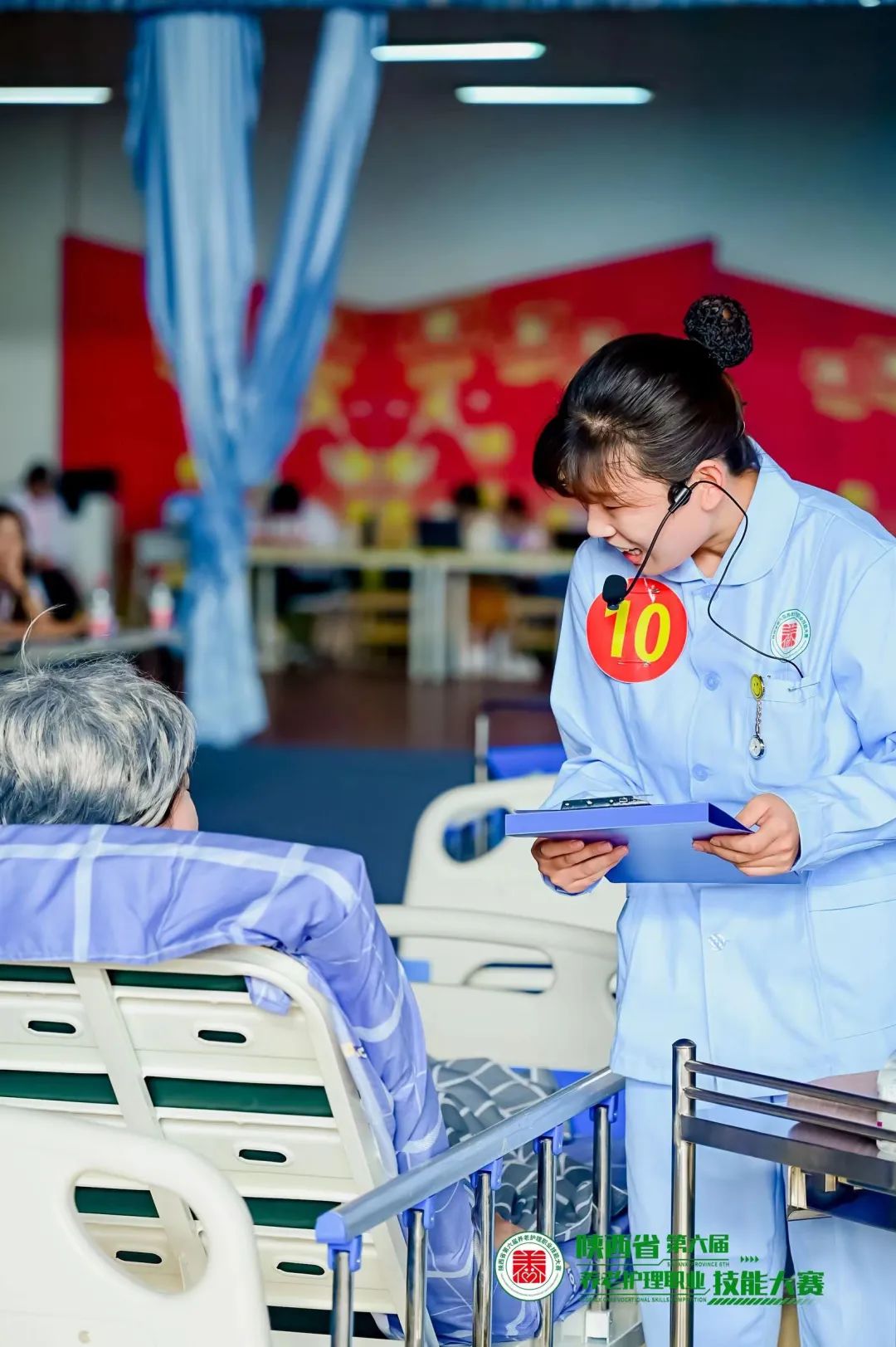 頤悅養(yǎng)老公司的李露露，你是好樣的！