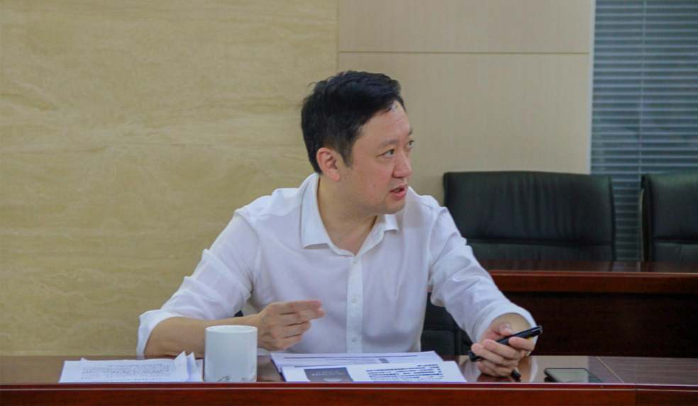 杜巖岫同志參加支部活動(dòng)，為黨員講授黨課