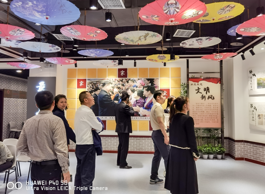 公司固定收益部黨支部、投行業(yè)務(wù)部黨支部、綜合事務(wù)部與金融（產(chǎn)業(yè)）基地保障黨支部開(kāi)展聯(lián)合黨日活動(dòng)