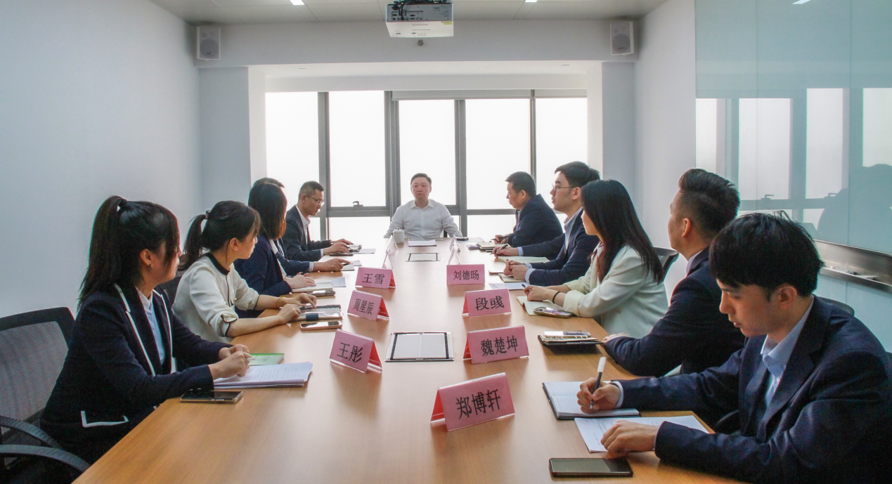 公司黨委書記、董事長杜巖岫調(diào)研投行業(yè)務(wù)部